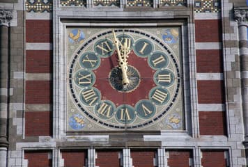 Amsterdam vervroegt aanbesteding bancaire dienstverlening