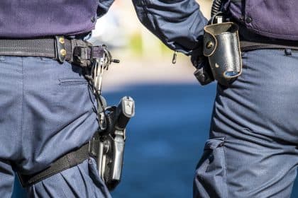 ‘Voortzetten politie-aanbesteding na advies CVAE is onzorgvuldig’