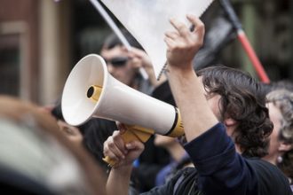 Jeugdzorg strijdt tegen ‘aanbestedingswaanzin’